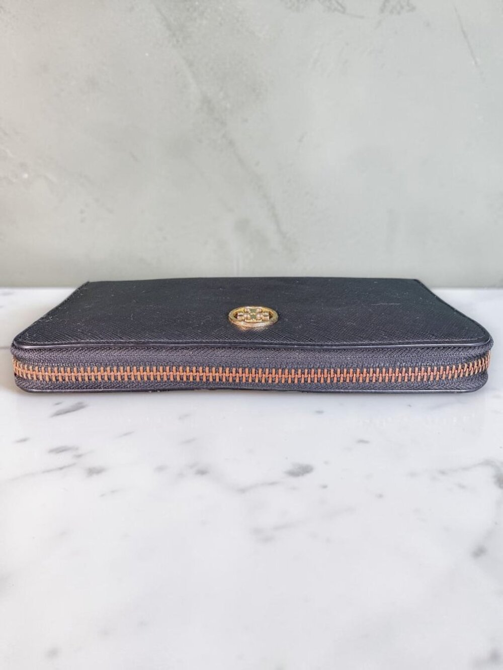 Tory Burch Robinson Black Saffiano Leather Continental Zip Around Wallet - Picture 4 of 10